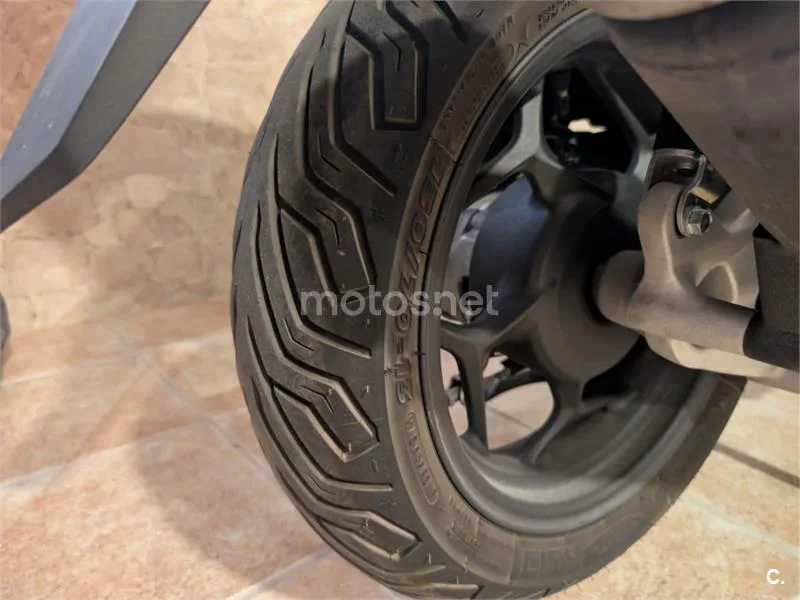 Honda PCX125 - Vista 4