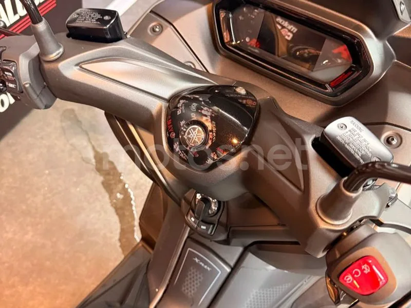 Yamaha XMAX 300 - Vista 7