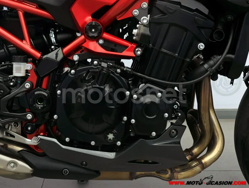 Kawasaki Z900 - Vista 5