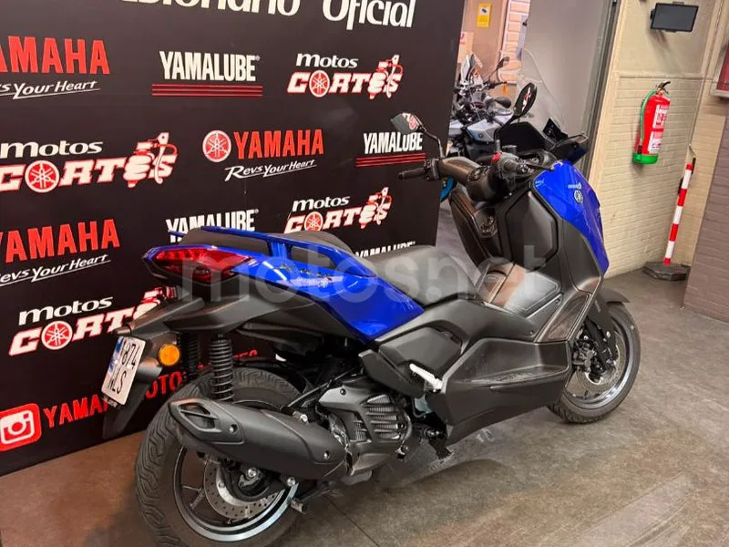 Yamaha XMAX 300 - Vista 11