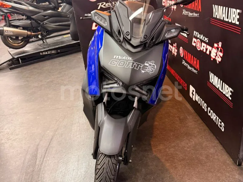 Yamaha XMAX 300 - Vista 16