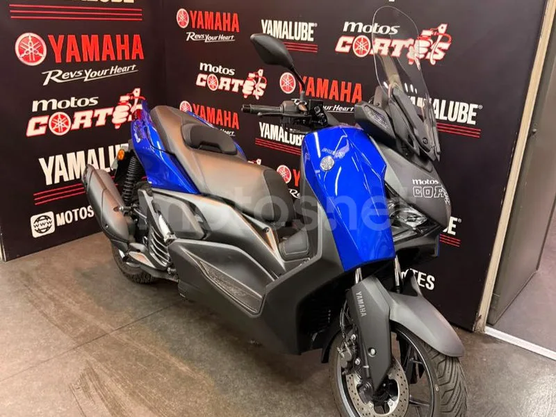Yamaha XMAX 300 - Vista 3