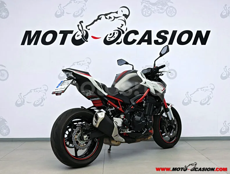 Kawasaki Z900 - Vista 3