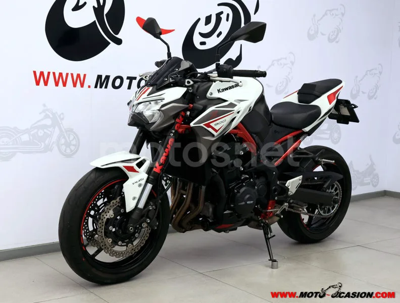 Kawasaki Z900 - Vista 8