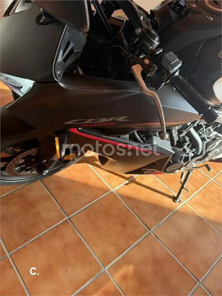 Honda CBR650R - Vista 3