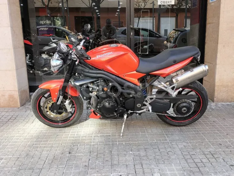 Triumph Speed Triple - Vista 14