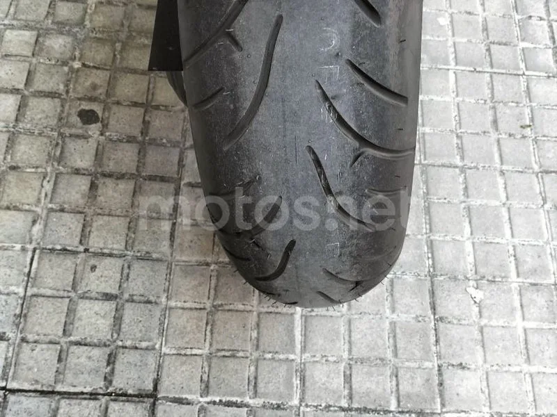 Triumph Speed Triple - Vista 4