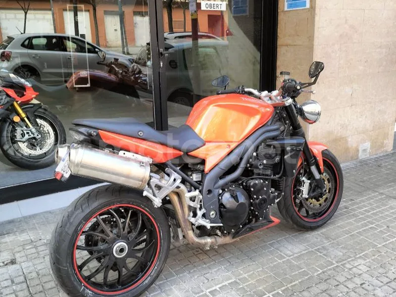 Triumph Speed Triple - Vista 8