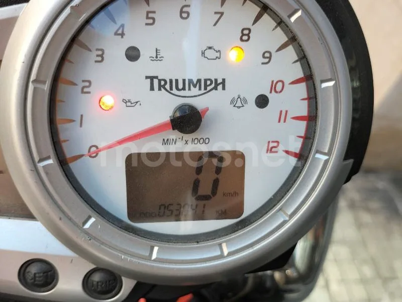 Triumph Speed Triple - Vista 9