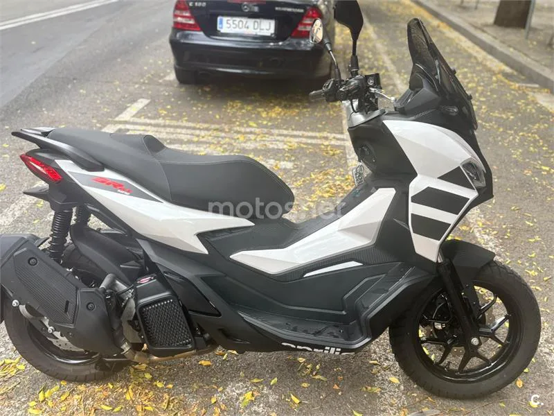 Aprilia SR GT 125 - Vista 5