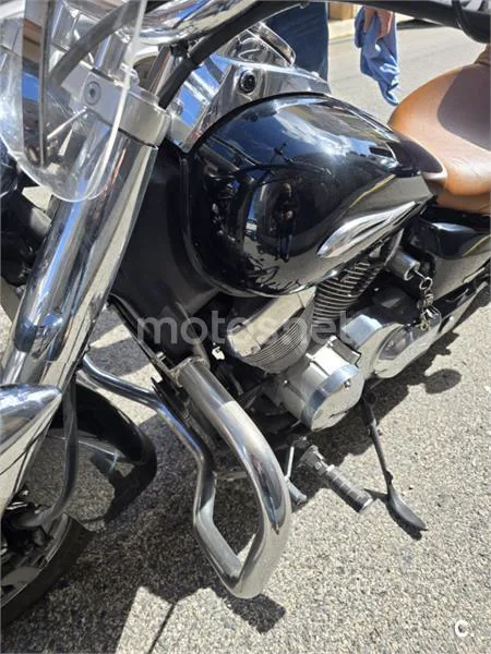 Honda Shadow 750 - Vista 3