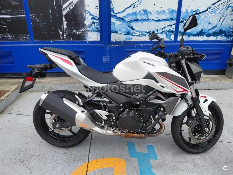 Kawasaki Z400 - Vista 3