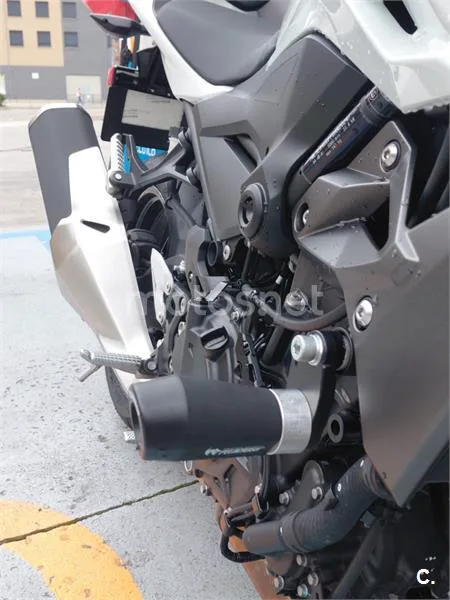 Kawasaki Z400 - Vista 4