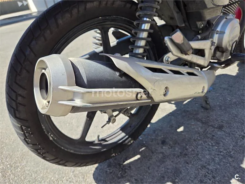 Yamaha YBR125 - Vista 8