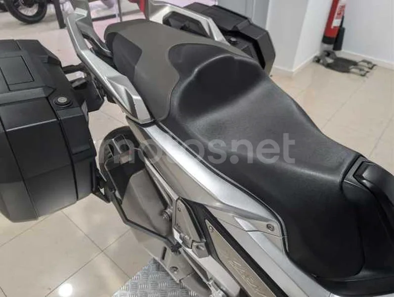 Honda X-ADV - Vista 17