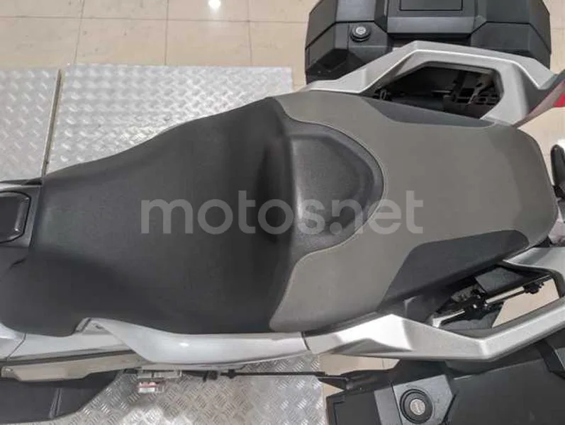 Honda X-ADV - Vista 18
