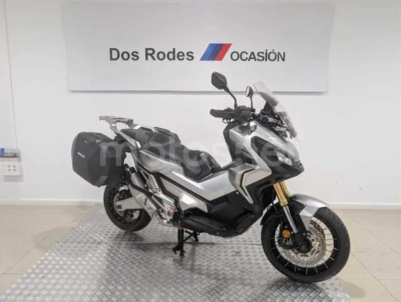 Honda X-ADV - Vista 4
