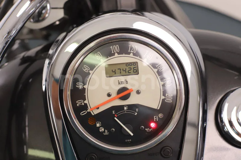 Kawasaki VN900 Classic - Vista 6