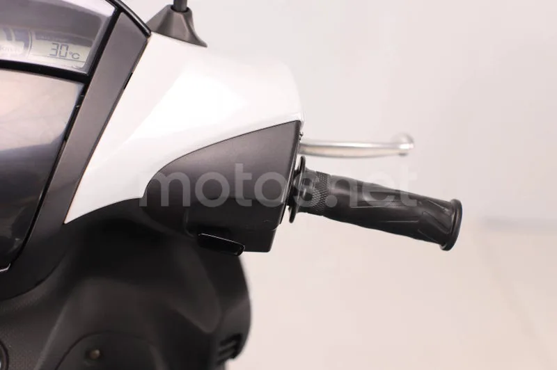 Yamaha Xenter 125 - Vista 8