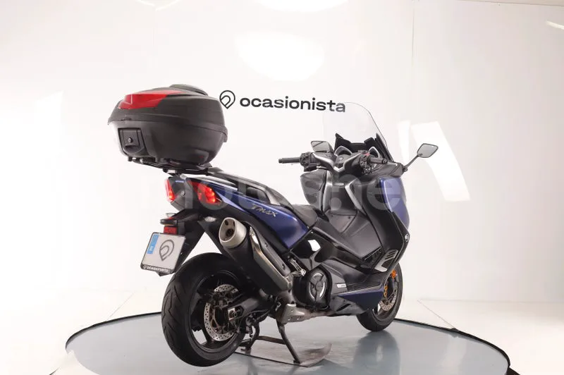 Yamaha TMAX - Vista 3