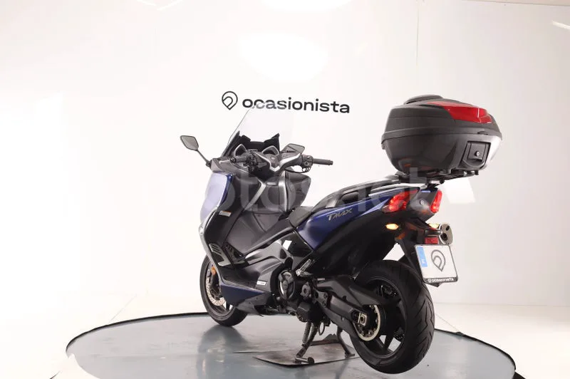 Yamaha TMAX - Vista 4