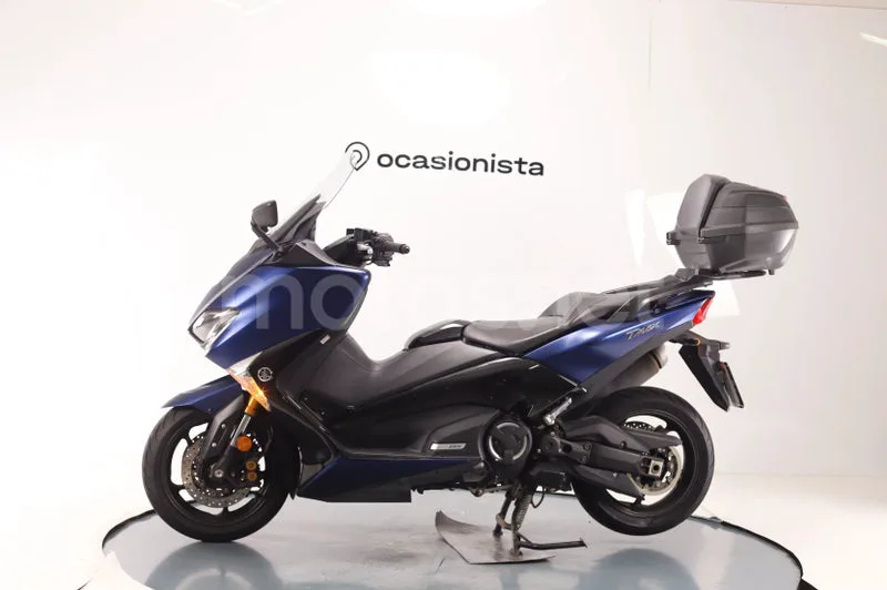 Yamaha TMAX - Vista 5