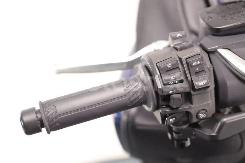 Yamaha TMAX - Vista 7