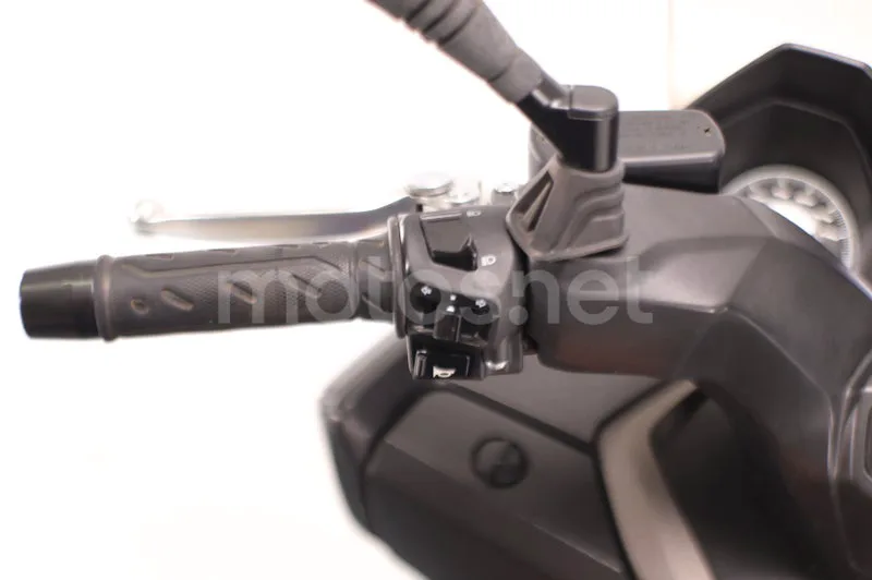Kymco Grand Dink 300 - Vista 8