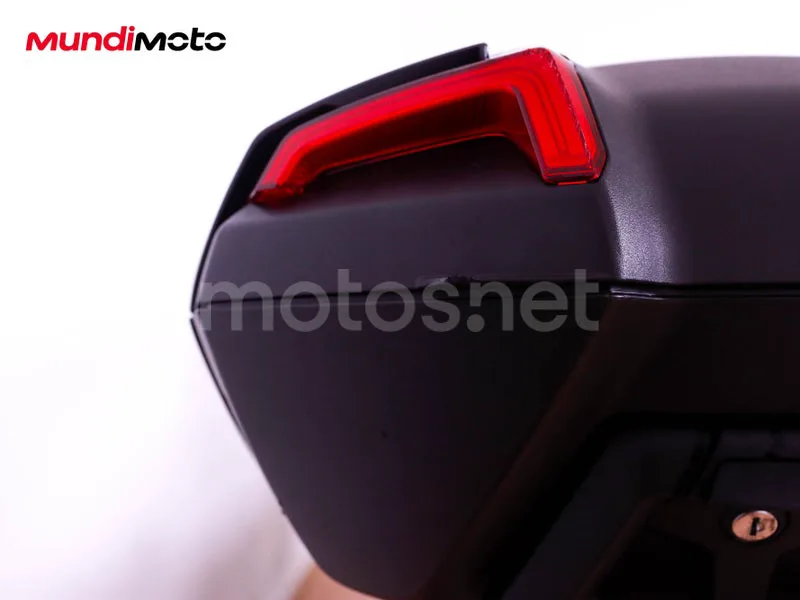 Yamaha TMAX - Vista 25