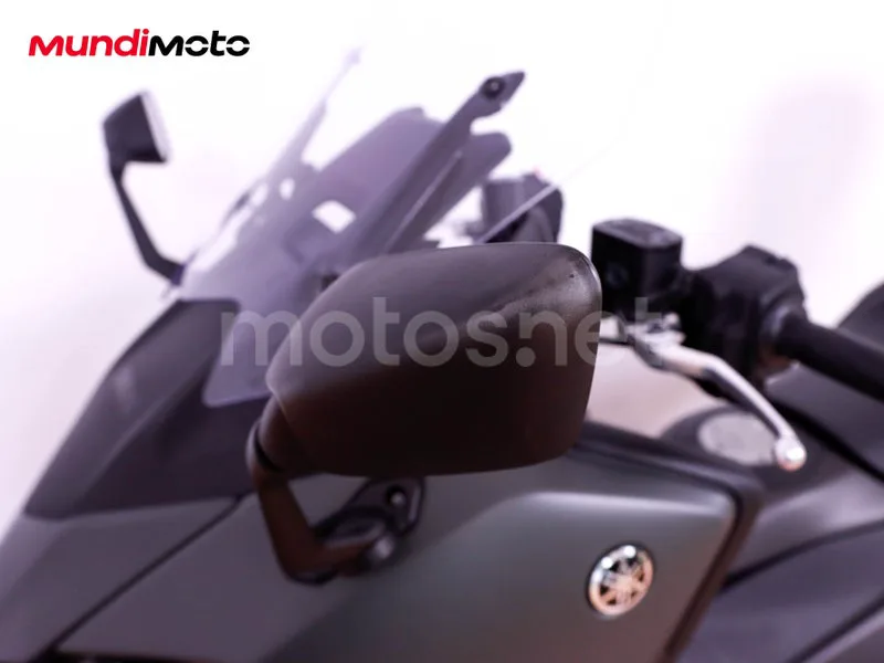 Yamaha TMAX - Vista 33