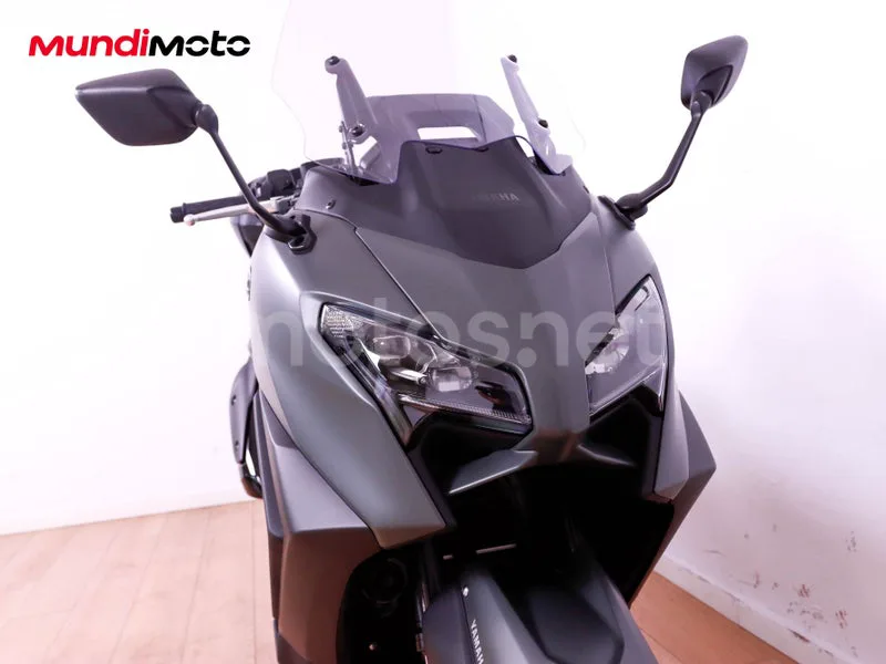 Yamaha TMAX - Vista 5