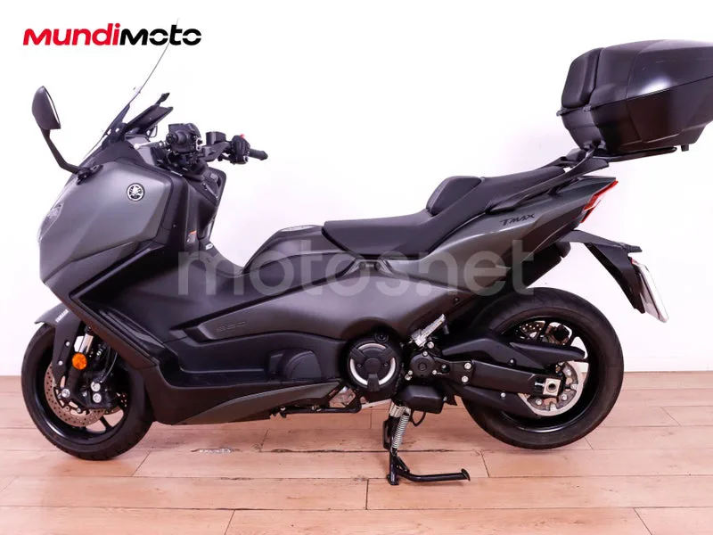Yamaha TMAX - Vista 6