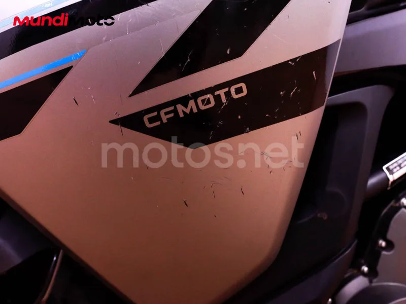 CFMOTO 650GT - Vista 18