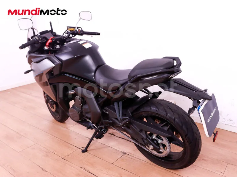 CFMOTO 650GT - Vista 8