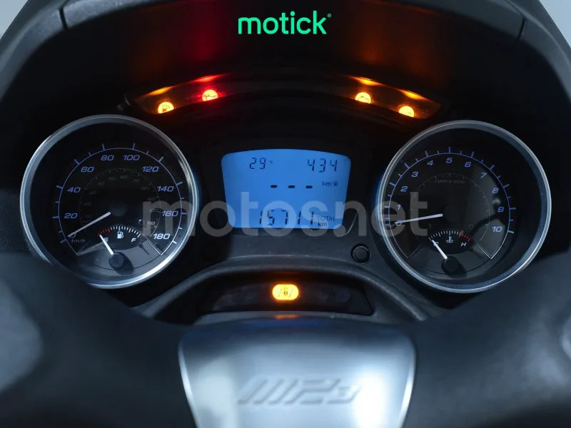 Piaggio MP3 - Vista 5