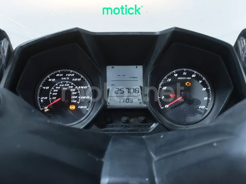Kymco Super Dink 350 - Vista 5