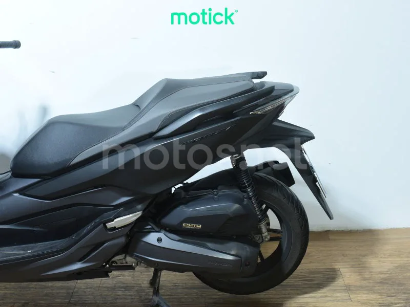Honda Forza 125 - Vista 9