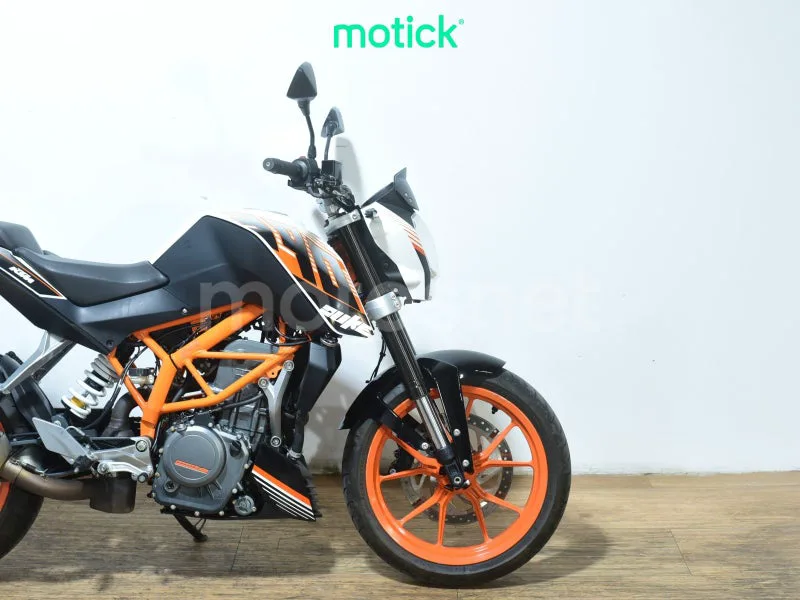 KTM 390 Duke - Vista 4
