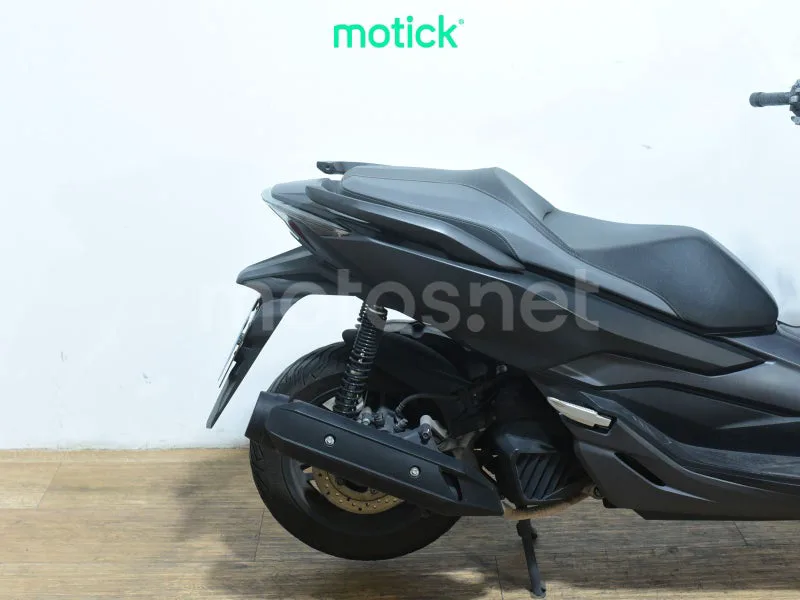 Honda Forza 125 - Vista 3