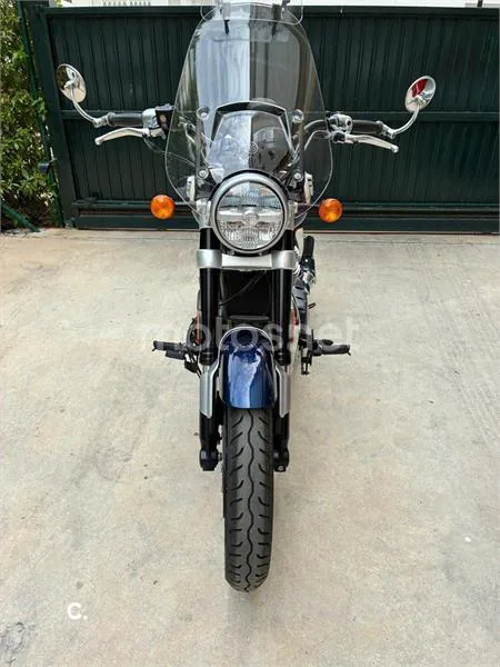 Royal Enfield Super Meteor 650 - Vista 4