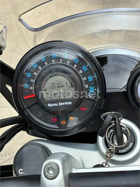 Royal Enfield Super Meteor 650 - Vista 6