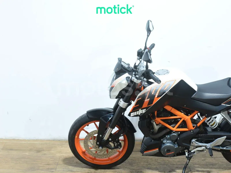 KTM 390 Duke - Vista 8