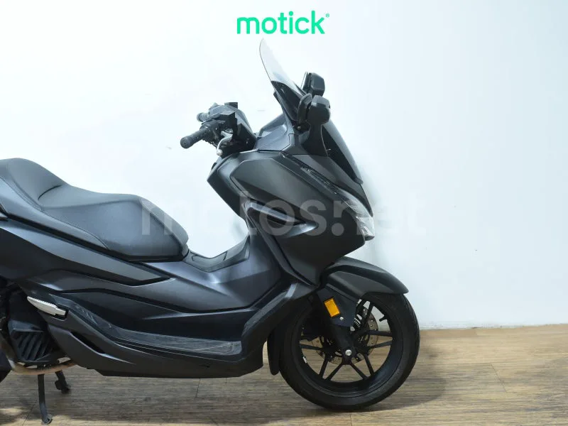 Honda Forza 125 - Vista 4