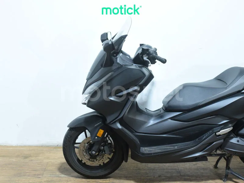 Honda Forza 125 - Vista 8