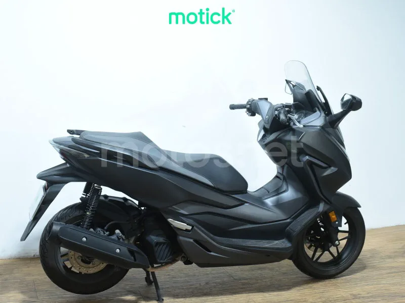 Honda Forza 125 - Vista 10