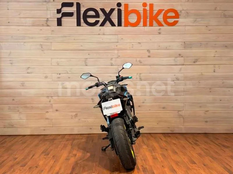 CFMOTO 650NK - Vista 5