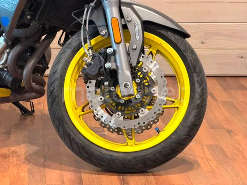 CFMOTO 650NK - Vista 9