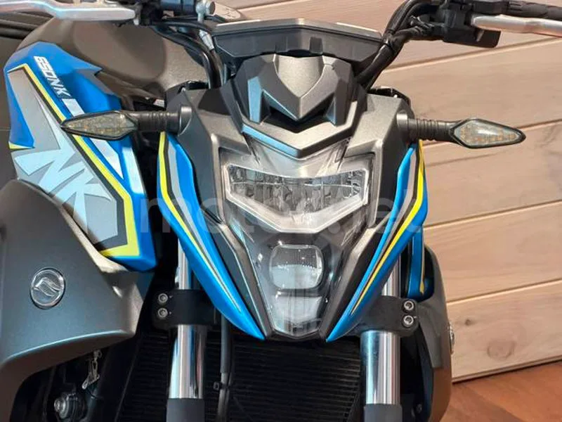 CFMOTO 650NK - Vista 10