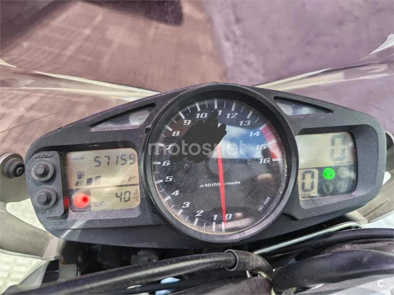 Suzuki GSR600 - Vista 6