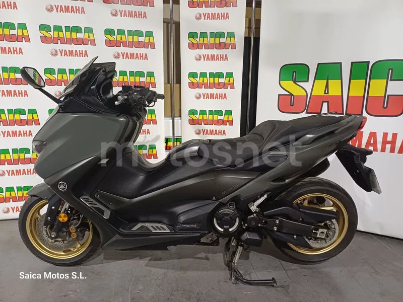 Yamaha TMAX 560 - Vista 5